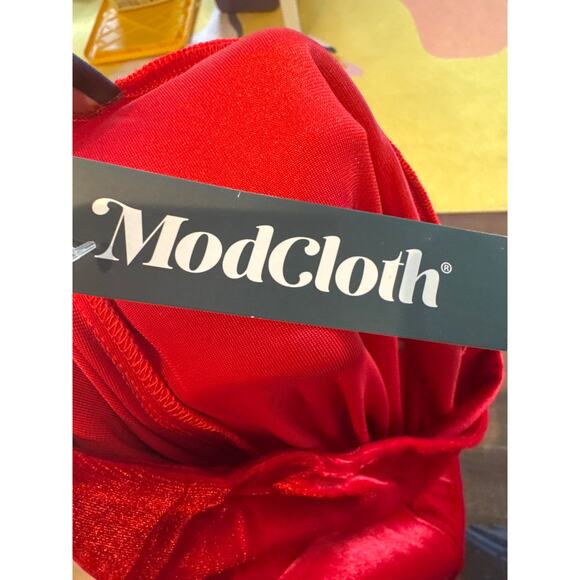 ModCloth Loving The Luxe Life Wide Leg Pants Red Stretch Velour Small NWT - Picture 6 of 6